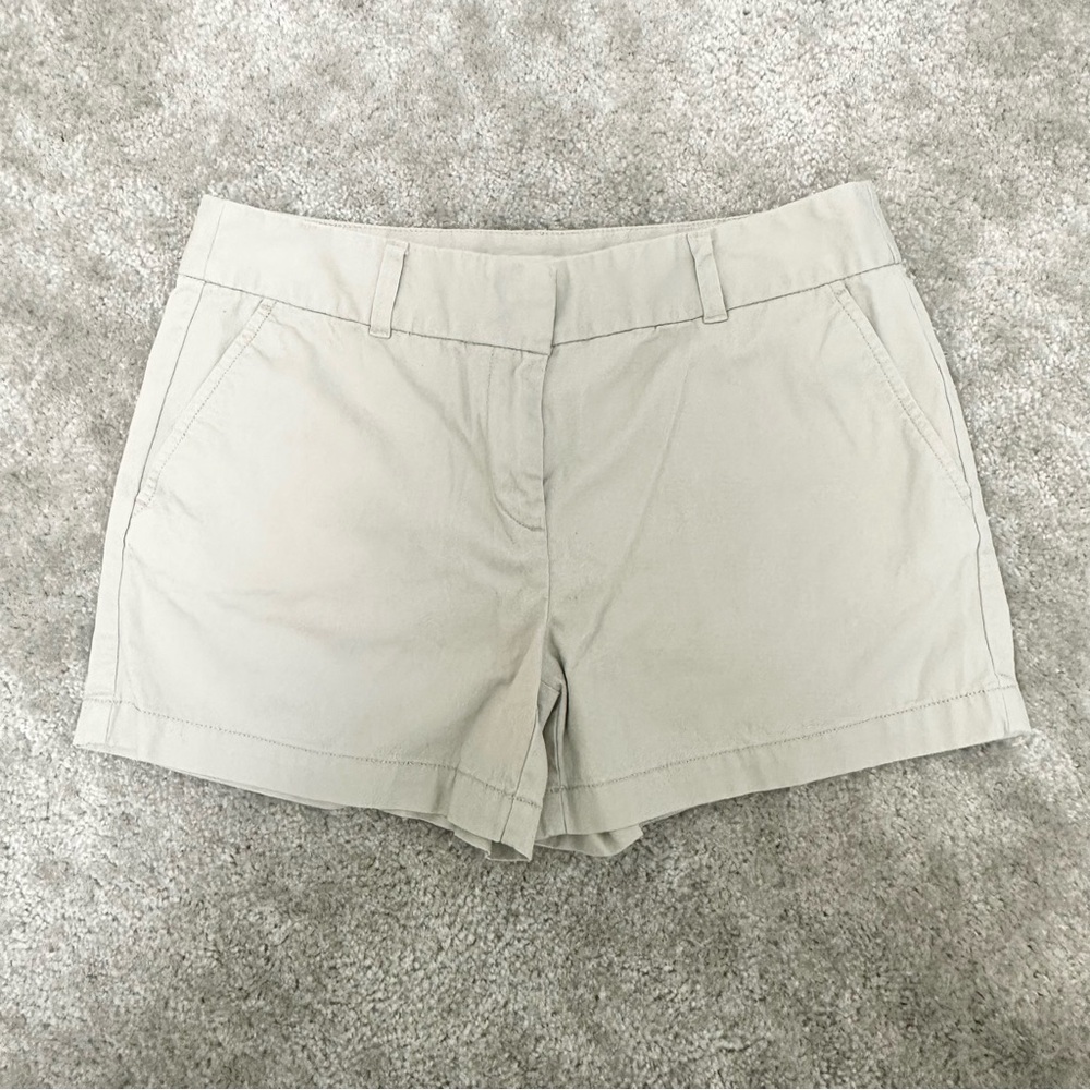 Ann Taylor LOFT Women's Chino 4" Shorts in Light Khaki Beige Women's size 6